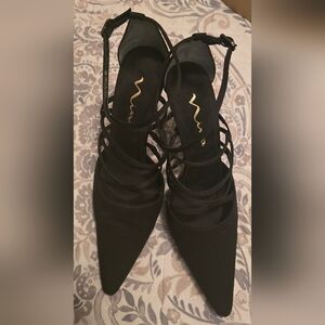 Nina Gorgeous Strappy Leather Sole Dress Heels Black Size 8M LNC